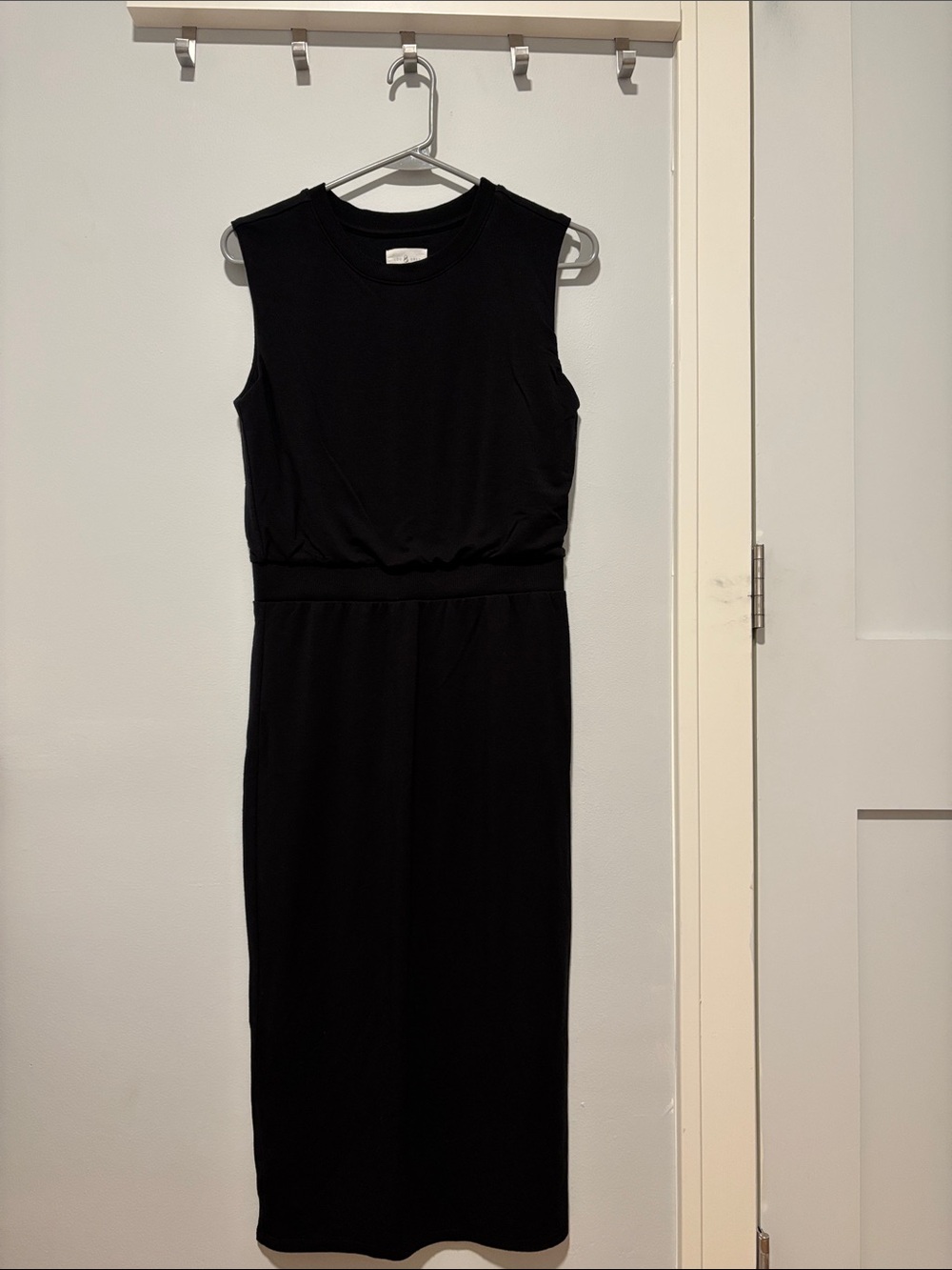 Lou & Grey size XS Black Sleeveless Midi Dress